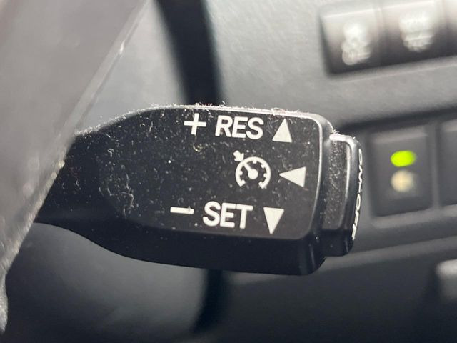 �y�N���[�Y�R���g���[���z�������H�����N���N���s�B�A�N�Z���𗣂��Ă���葬�x�ő��s���ł��A�������^�]���̕��S���y��!�����E�������ȒP�ȃX�C�b�`����Œ����ł��܂��B