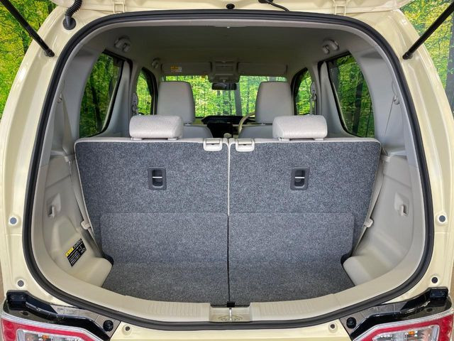 ���i�̂���������ʋ΁A���}���ɏ\���ȉ׎��X�y�[�X���m�ۂ��Ă���܂��B�Z�J���h�V�[�g��|���ƁA�傫�ȉו��̐ύڂ��\�ł���