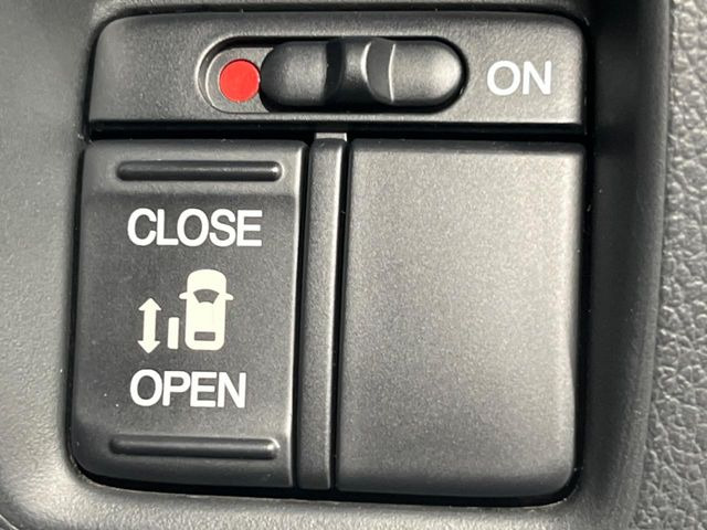 �y�p���[�X���C�h�h�A�z�X�}�[�g�L�[��^�]�Ȃ̃X�C�b�`�ŃX���C�h�h�A�̊J���\���d��������͂����ăh�A���J����K�v�������A���������q�l�ł��A�d���ו��������Ă��鎞�����N�ɊJ���߂ł��܂���