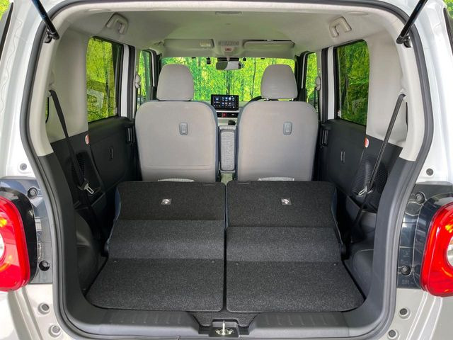 ���i�̂���������ʋ΁A���}���ɏ\���ȉ׎��X�y�[�X���m�ۂ��Ă���܂��B�Z�J���h�V�[�g��|���ƁA�傫�ȉו��̐ύڂ��\�ł���