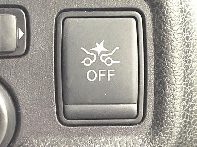 �y�C���e���W�F���g�G�}�[�W�F���V�[�u���[�L�z�t�����g�J�����őO���̎ԗ�����s�҂����m�B�Փ˂������Ȏ��͏Փ˔�Q�y���u���[�L���쓮�A�Փˉ�����T�|�[�g�B�����S�Ƀh���C�u�����y���݂��������܂��B