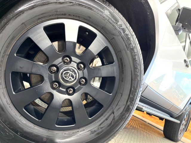 �y����18�C���`�A���~�z�C�[���z�O�ςɃ}�b�`���������A���~�z�C�[���𑕒����Ă���܂��B�e��ЊO�A���~�z�C�[����A�X�^�b�h���X�^�C�����戵�����Ă���܂��B���񂲑��k����������