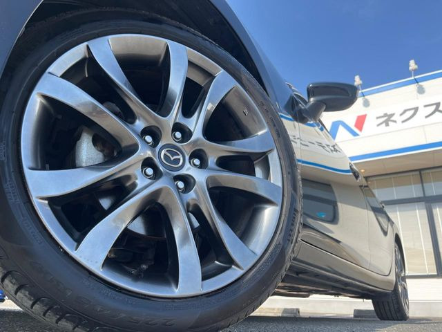 �y����19�C���`�A���~�z�C�[���z�O�ςɃ}�b�`���������A���~�z�C�[���𑕒����Ă���܂��B�e��ЊO�A���~�z�C�[����A�X�^�b�h���X�^�C�����戵�����Ă���܂��B���񂲑��k����������