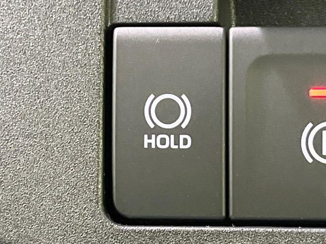 �y�I�[�g�u���[�L�z�[���h�z�M���҂���a�؂Œ�Ԏ��Ƀu���[�L���瑫�𗣂��Ă��A��~��Ԃ�ێ����Ă���܂��B�O�i����Ƃ��̓A�N�Z���𓥂߂Ύ����ŉ��������̂ň��S��X���^�]���y�ɂȂ�܂���