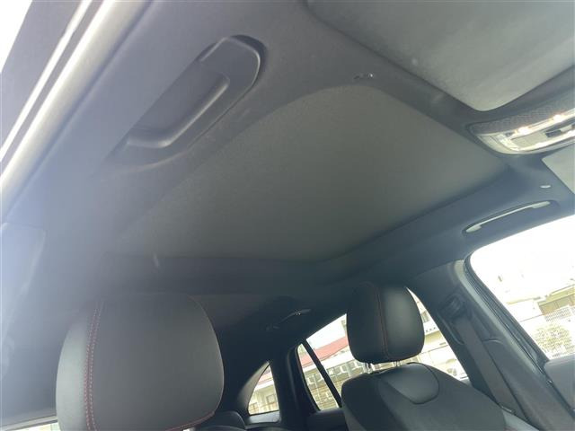 GLAクラスGLA200d 4マチック AMGライン 4WD