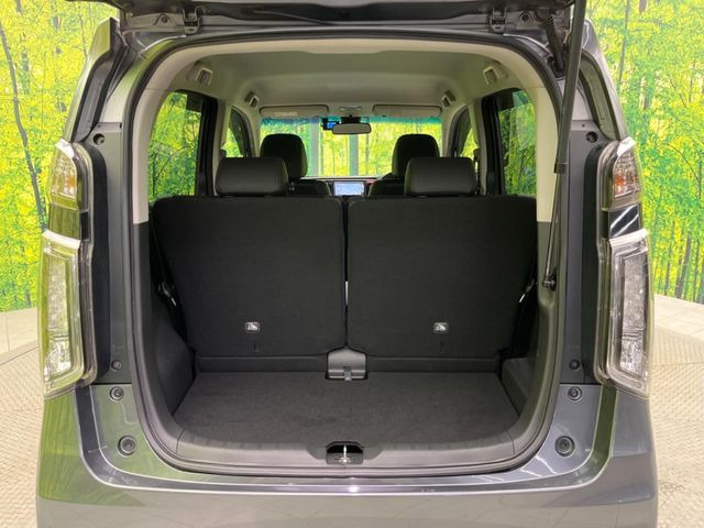 ���i�̂���������ʋ΁A���}���ɏ\���ȉ׎��X�y�[�X���m�ۂ��Ă���܂��B�Z�J���h�V�[�g��|���ƁA�傫�ȉו��̐ύڂ��\�ł���