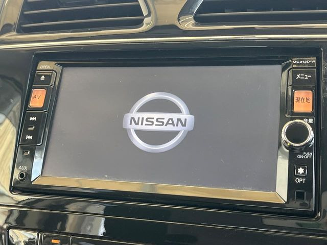 �y�����i�r�z�l�C�̏����i�r�𑕔����Ă���܂��B�i�r�̎g���₷���͂������A�I�[�f�B�I�@�\���[��!�L�����v�◷�s�͂������A�ʋ΂┃�����ȂǕ��i�̃h���C�u���y�����Ȃ�͂���