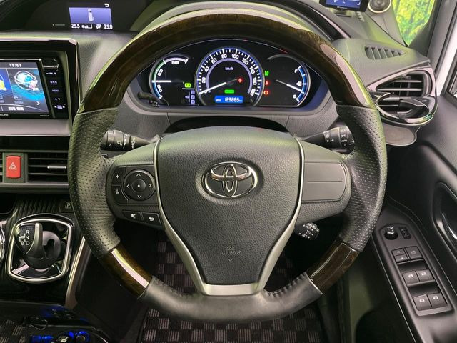 �y�����v�����X�e�A�����O�z�㎿�Ȋv���g�p���邱�ƂŁA��ɂ����������݂ƂĂ��^�]���₷���n���h���ł���