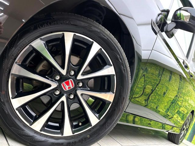 �y����17�C���`�A���~�z�C�[���z�O�ςɃ}�b�`���������A���~�z�C�[���𑕒����Ă���܂��B�e��ЊO�A���~�z�C�[����A�X�^�b�h���X�^�C�����戵�����Ă���܂��B���񂲑��k����������