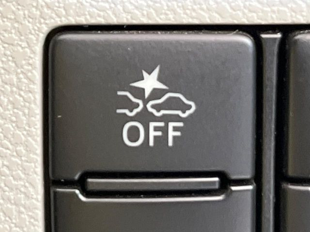 �y�X�}�[�g�A�V�X�g�z���s���ɑO���̎ԗ�����F�����A�Փ˂������Ȏ��͌x��ƃu���[�L�ŏՓˉ���Ɣ�Q�y�����A�V�X�g�B�����S�Ƀh���C�u�����y���݂��������܂��B