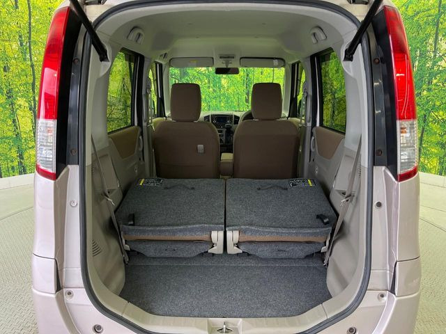 ���i�̂���������ʋ΁A���}���ɏ\���ȉ׎��X�y�[�X���m�ۂ��Ă���܂��B�Z�J���h�V�[�g��|���ƁA�傫�ȉו��̐ύڂ��\�ł���