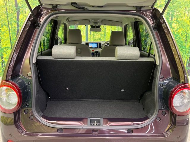 ���i�̂���������ʋ΁A���}���ɏ\���ȉ׎��X�y�[�X���m�ۂ��Ă���܂��B�Z�J���h�V�[�g��|���ƁA�傫�ȉו��̐ύڂ��\�ł���