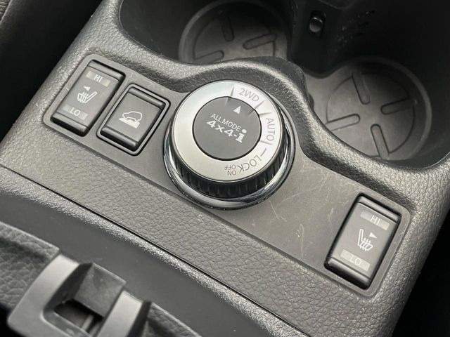 �y�I�[�����[�h4&times;4�z2WD/4WD���[�h����y�ɐ؂�ւ��\�B�R��d����2WD�A�X�^�b�N���ɖ𗧂�LOCK�AAUTO���[�h�ł�4WD�̔z���������Œ������A�H�ʏ󋵂��킸���肵��������T�|�[�g�B