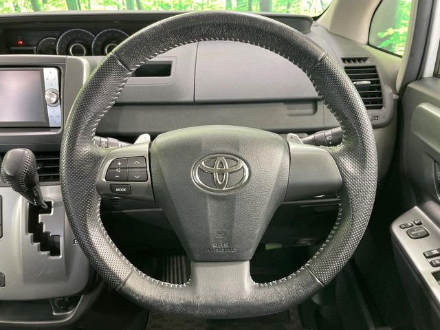 �y�����v�����X�e�A�����O�z�㎿�Ȋv���g�p���邱�ƂŁA��ɂ����������݂ƂĂ��^�]���₷���n���h���ł���