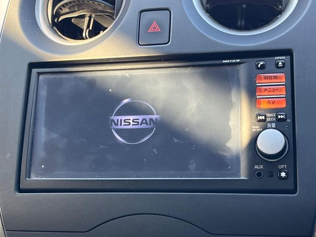 【純正ナビ】人気の純正ナビを装備しております。ナビの使いやすさはもちろん、オーディオ機能も充実!キャンプや旅行はもちろん、通勤や買い物など普段のドライブも楽しくなるはず♪