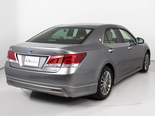 フルエアロが装着されています!お好みはいかがですか?今付いているデザイン以外にも、各ブランドのエアロを格安にてお取付け出来ます!又、エアロを外してノーマル状態にする事も出来ます!!