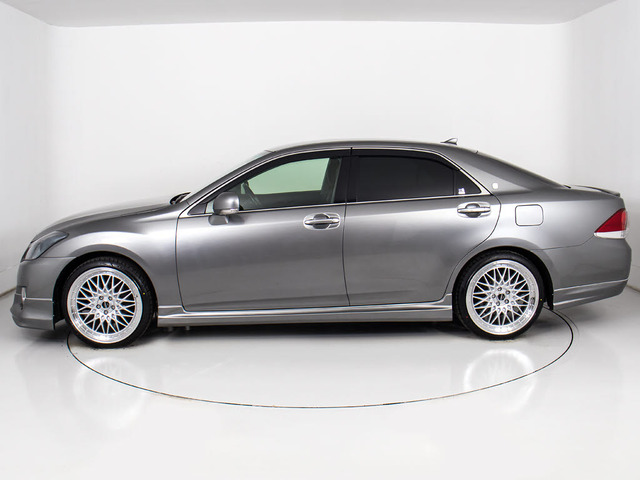 新品20インチアルミホイール&新品タイヤ装着済みです!アルミホイールの変更も可能です!お客様のお好みの1台を作成可能となります!※詳細はスタッフまでお尋ねください。