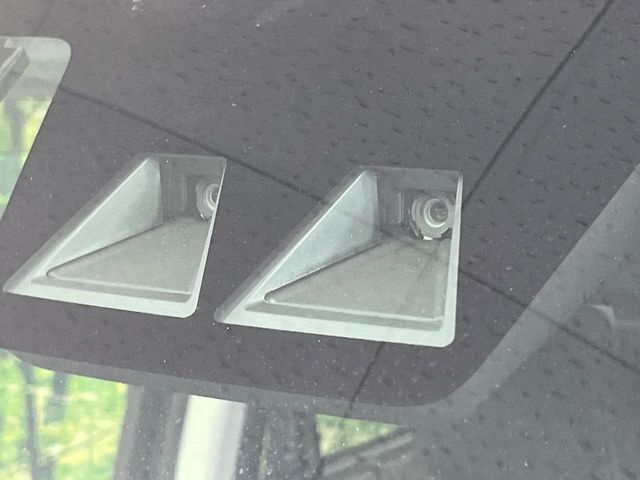 �y�X�}�[�g�A�V�X�g�z���s���ɑO���̎ԗ�����F�����A�Փ˂������Ȏ��͌x��ƃu���[�L�ŏՓˉ���Ɣ�Q�y�����A�V�X�g�B�����S�Ƀh���C�u�����y���݂��������܂��B