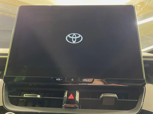 【純正ナビ】人気の純正ナビを装備しております。ナビの使いやすさはもちろん、オーディオ機能も充実!キャンプや旅行はもちろん、通勤や買い物など普段のドライブも楽しくなるはず♪