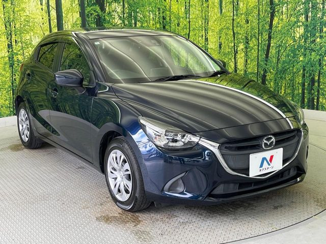 高透明度のガラス皮膜で撥水はもちろん、上質なツヤ・光沢を実現。紫外線や酸性雨から大切な愛車を保護し、色あせ・劣化を防止。「弾スプラッシュコート」、「弾プリミッサコート」からお選びいただけます。