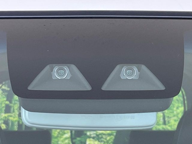 �y�X�}�[�g�A�V�X�g�z���s���ɑO���̎ԗ�����F�����A�Փ˂������Ȏ��͌x��ƃu���[�L�ŏՓˉ���Ɣ�Q�y�����A�V�X�g�B�����S�Ƀh���C�u�����y���݂��������܂��B