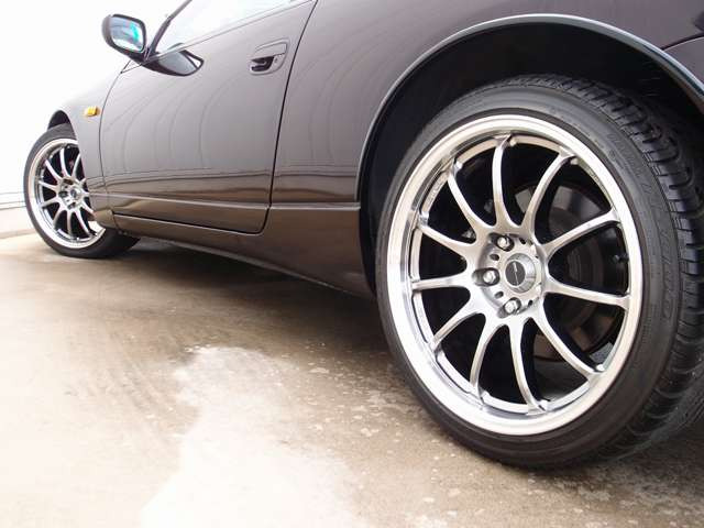 弊社はカスタムを得意としております。車高調やWORKホイール、オーディオカスタムなど、ご納車前にお客様のスタイルに合うカスタムやお車と一緒にオートローンにする事も可能となりますのでお気軽にご相談下さい