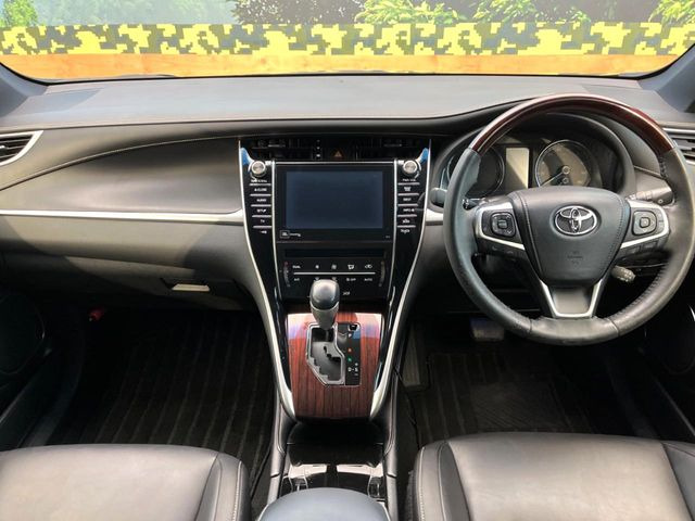 ハリアー2.5 ハイブリッド E-Four プレミアム アドバンスドパッケージ 4WD