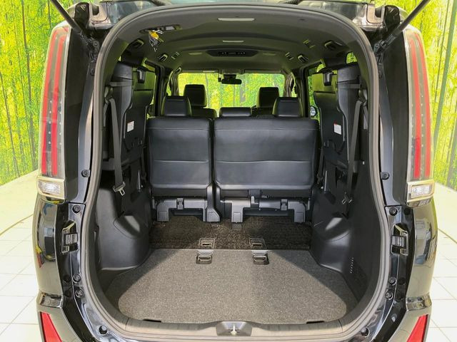 ���i�̂���������ʋ΁A���}���ɏ\���ȉ׎��X�y�[�X���m�ۂ��Ă���܂��B�Z�J���h�V�[�g��|���ƁA�傫�ȉו��̐ύڂ��\�ł���