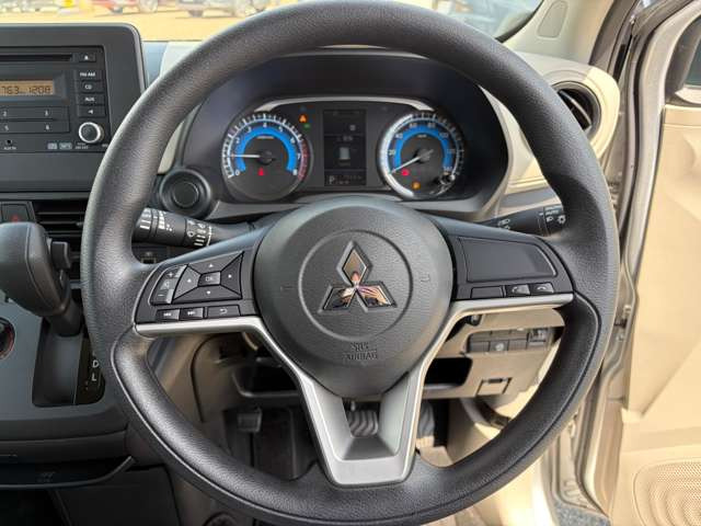 ���W����ɂ͍��i���̒��ÎԂ�V�Ԃ��������ł����W���䐔100��̑�^�W����֐��񂲗��X����������