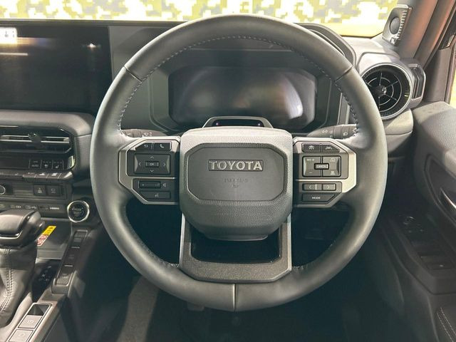 �y�����v�����X�e�A�����O�z�㎿�Ȋv���g�p���邱�ƂŁA��ɂ����������݂ƂĂ��^�]���₷���n���h���ł���