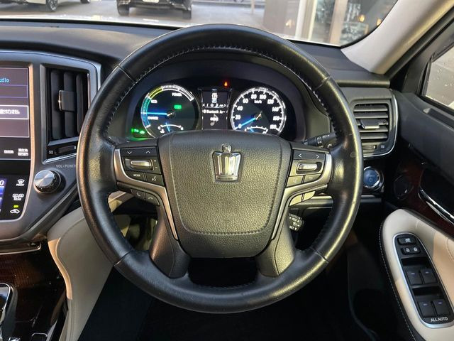 �y�����v�����X�e�A�����O�z�㎿�Ȋv���g�p���邱�ƂŁA��ɂ����������݂ƂĂ��^�]���₷���n���h���ł���