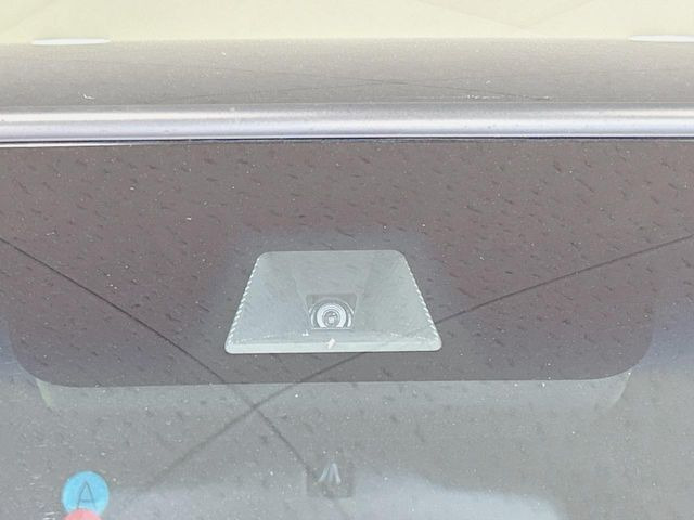 �y�z���_�Z���V���O�z���s���ɑO���̎ԗ�����F�����A�Փ˂������Ȏ��͌x��ƃu���[�L�ŏՓˉ���Ɣ�Q�y�����A�V�X�g�B�����S�Ƀh���C�u�����y���݂��������܂��B