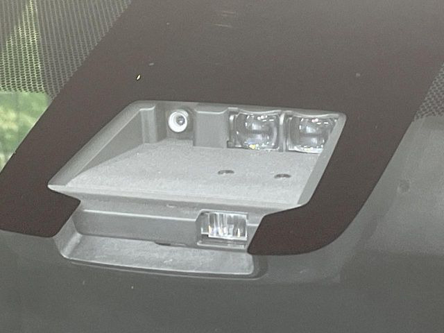 �y�g���^�Z�[�t�e�B�Z���X�z���s���ɑO���̎ԗ�����F�����A�Փ˂������Ȏ��͌x��ƃu���[�L�ŏՓˉ���Ɣ�Q�y�����A�V�X�g�B�����S�Ƀh���C�u�����y���݂��������܂��B