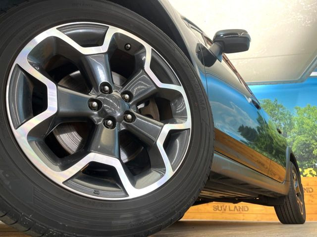 �y����17�C���`�A���~�z�C�[���z�O�ςɃ}�b�`���������A���~�z�C�[���𑕒����Ă���܂��B�e��ЊO�A���~�z�C�[����A�X�^�b�h���X�^�C�����戵�����Ă���܂��B���񂲑��k����������