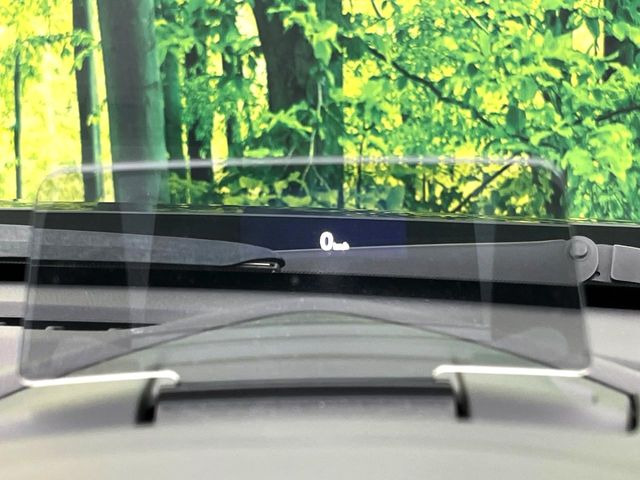 �y�w�b�h�A�b�v�f�B�X�v���C�z���݂̑��x�⑖�s�����f�W�^���\���ŉ^�]�ȑO���̃K���X�ɓ��e!�^�]���A�ڐ������炳���K�v�ȏ����m�F�ł���̂łƂ��Ă��֗��ň��S!