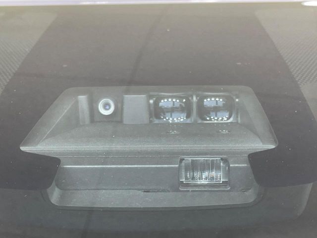 �y�g���^�Z�[�t�e�B�Z���X�z���s���ɑO���̎ԗ�����F�����A�Փ˂������Ȏ��͌x��ƃu���[�L�ŏՓˉ���Ɣ�Q�y�����A�V�X�g�B�����S�Ƀh���C�u�����y���݂��������܂��B