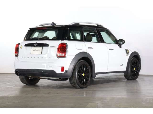 ミニクロスオーバークーパー S E オール4 4WD