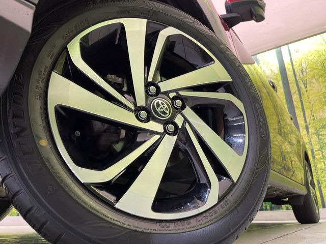 �y����17�C���`�A���~�z�C�[���z�O�ςɃ}�b�`���������A���~�z�C�[���𑕒����Ă���܂��B�e��ЊO�A���~�z�C�[����A�X�^�b�h���X�^�C�����戵�����Ă���܂��B���񂲑��k����������