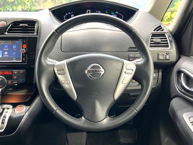 �y�X�e�A�����O�X�C�b�`�z�^�]���A�O������ڐ������炷���ƂȂ��A�I�[�f�B�I���̑��삪�\�ȕ֗��@�\!���S&���K�ȃh���C�u�����o���Ă���܂���