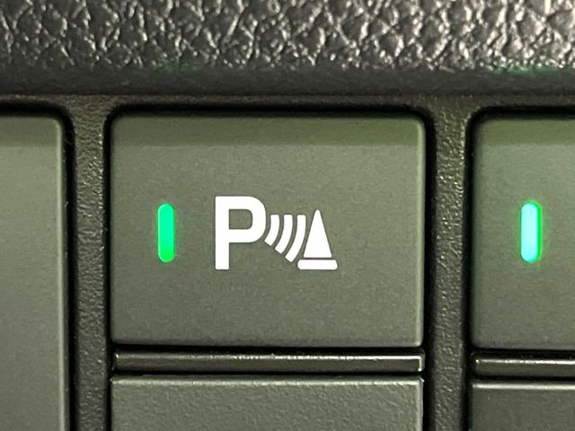 【クリアランスソナー】バンパーに付いたセンサーが障害物を検知!一定の距離に近づくとアラートで教えてくれます♪狭い駐車スペースや車庫入れ時も安心ですね☆