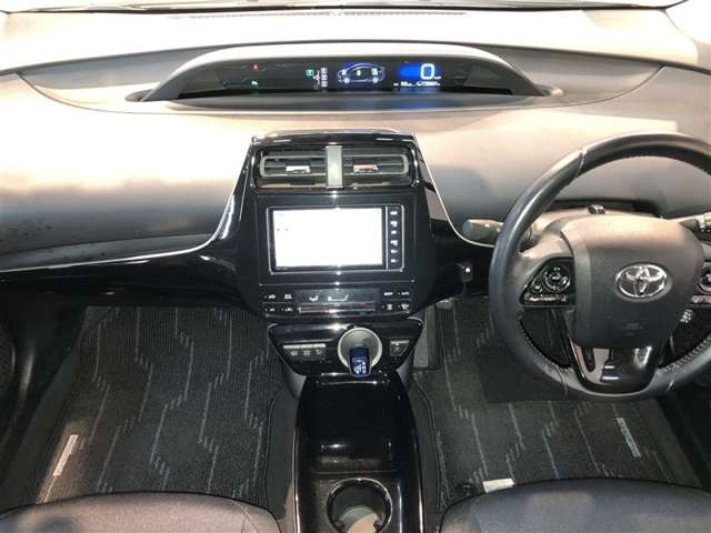 プリウスPHV1.8 S