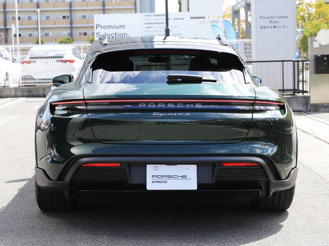 タイカン4S パフォーマンスバッテリー プラス 4+1シート 4WD