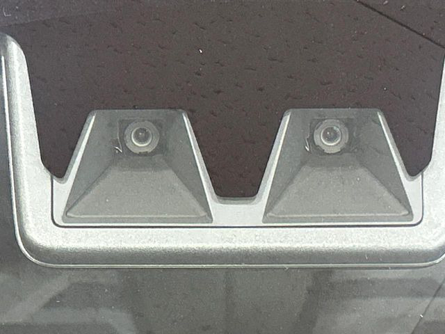 �y�X�}�[�g�A�V�X�g�z���s���ɑO���̎ԗ�����F�����A�Փ˂������Ȏ��͌x��ƃu���[�L�ŏՓˉ���Ɣ�Q�y�����A�V�X�g�B�����S�Ƀh���C�u�����y���݂��������܂��B