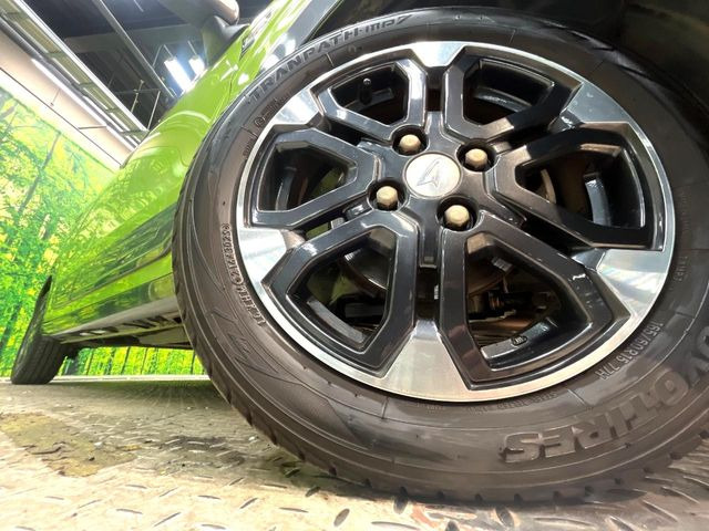 �y����15�C���`�A���~�z�C�[���z�O�ςɃ}�b�`���������A���~�z�C�[���𑕒����Ă���܂��B�e��ЊO�A���~�z�C�[����A�X�^�b�h���X�^�C�����戵�����Ă���܂��B���񂲑��k����������