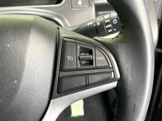 �y�N���[�Y�R���g���[���z�������H�����N���N���s�B�A�N�Z���𗣂��Ă���葬�x�ő��s���ł��A�������^�]���̕��S���y��!�����E�������ȒP�ȃX�C�b�`����Œ����ł��܂��B