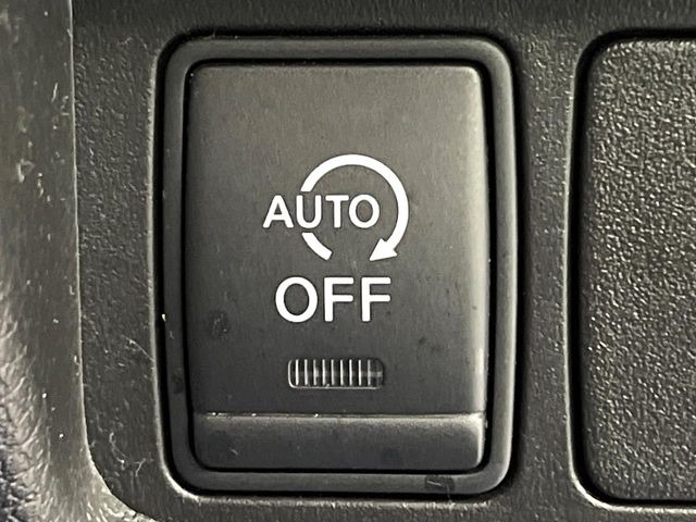 �y�A�C�h�����O�X�g�b�v�z�ԐM����a�؂Œ�Ԃ����ۂɃG���W�����~���A���ʂȔR���̏����}���܂��B�R��������ی�ɂȂ���@�\��G���W���̓u���[�L�𗣂��΍Ďn�����܂��B