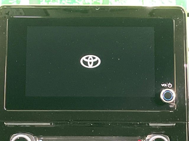 �y8�C���` �f�B�X�v���C�I�[�f�B�I�z���ʂ̃f�B�X�v���C��AppleCarPlay��AndroidAuto�����p�\�B�傫�ȉ�ʂŃX�}�z�i�r�A�v���������p���������܂���