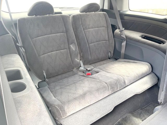 3列目シートはもちろん状態良好☆大人でもゆったりと座って頂けますので、大人数でのお出かけもラクラクです♪ご家族で、気の知れた仲間で、ドライブに行くのが楽しみですね♪