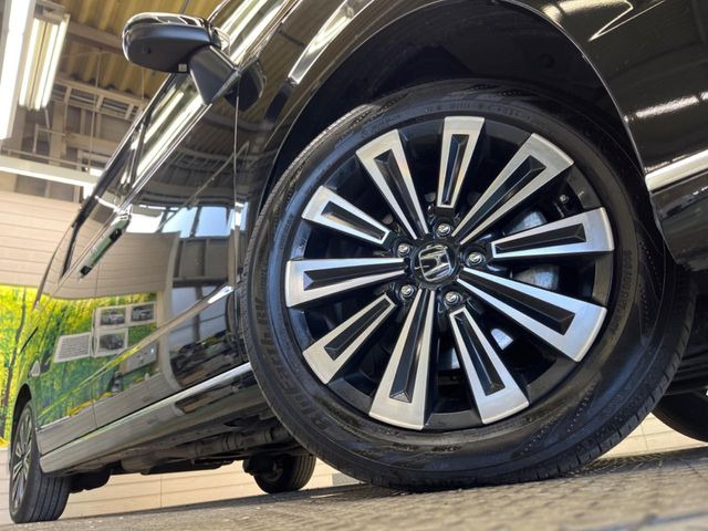 �y����17�C���`�A���~�z�C�[���z�O�ςɃ}�b�`���������A���~�z�C�[���𑕒����Ă���܂��B�e��ЊO�A���~�z�C�[����A�X�^�b�h���X�^�C�����戵�����Ă���܂��B���񂲑��k����������