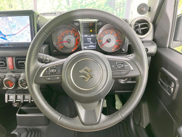 �y�����v�����X�e�A�����O�z�㎿�Ȋv���g�p���邱�ƂŁA��ɂ����������݂ƂĂ��^�]���₷���n���h���ł���